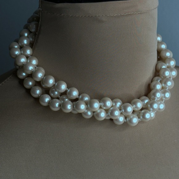 Simulated Multistrand 3 Strand Three Pearl Necklace Golden Vintage Faux - Picture 2 of 7